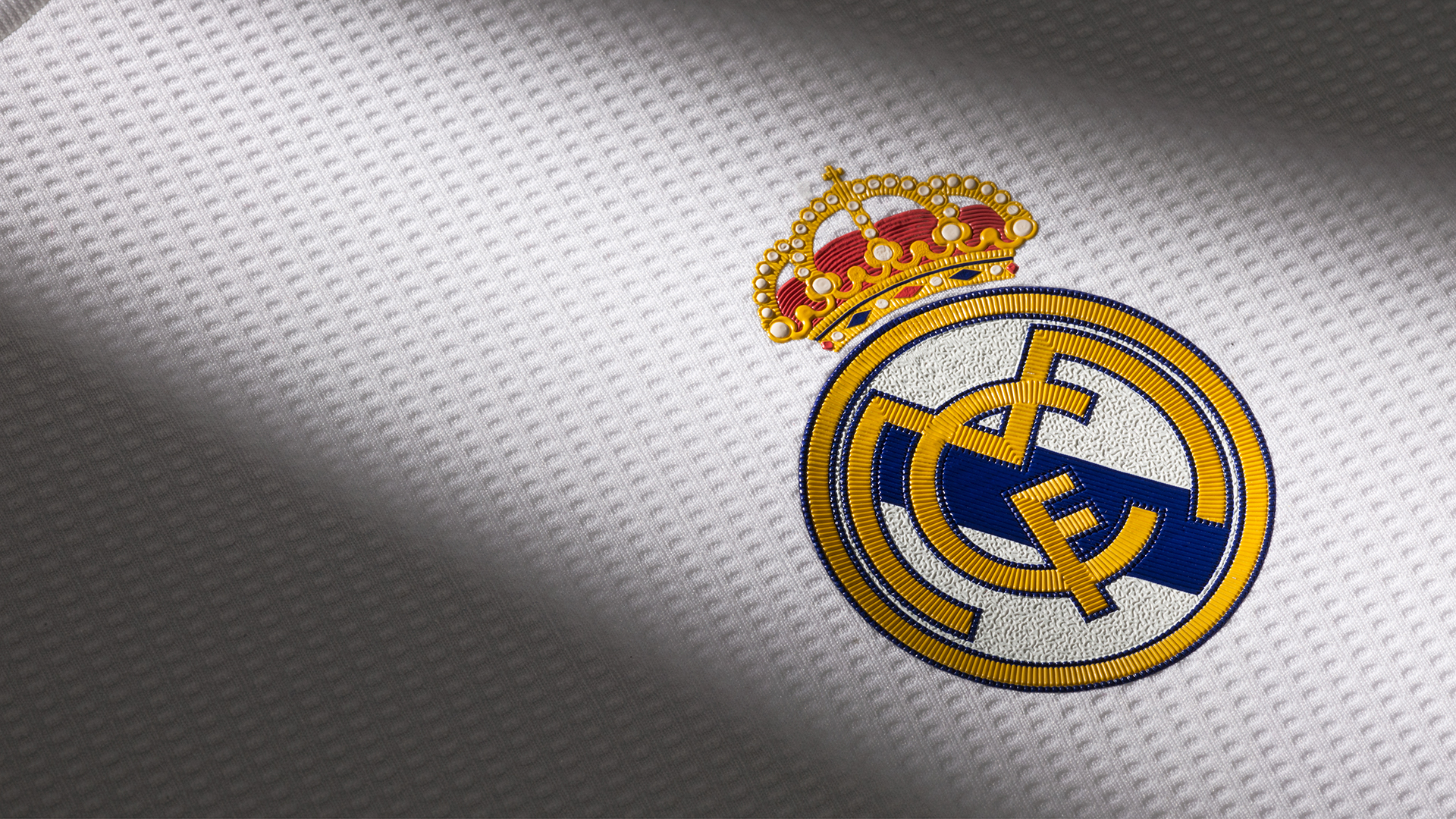 Real Madrid Logo Wallpaper HD - PixelsTalk.Net