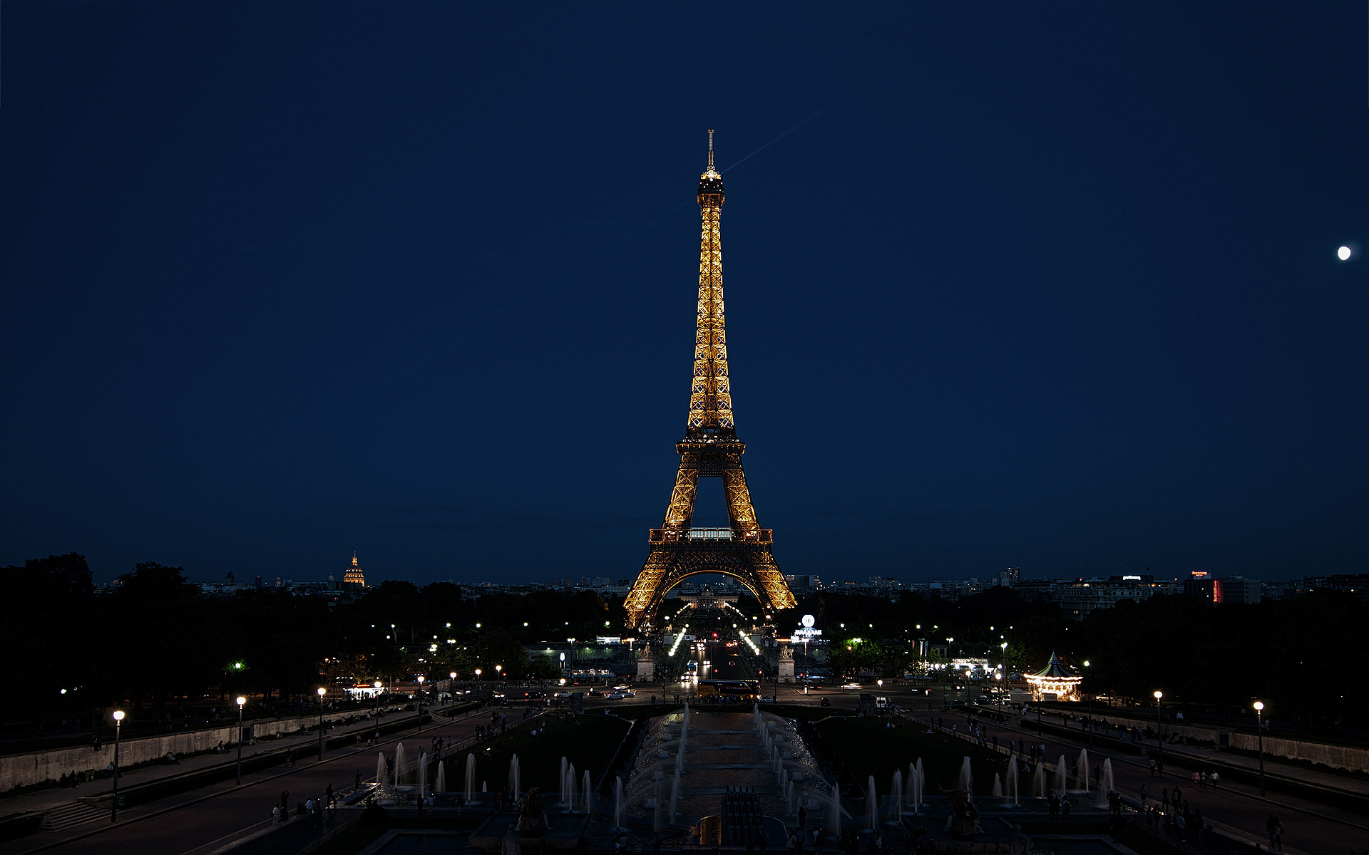 Eiffel Tower wallpapers at Night - PixelsTalk.Net