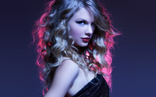 Beautiful singer Taylor Swift hd wallpaper images.