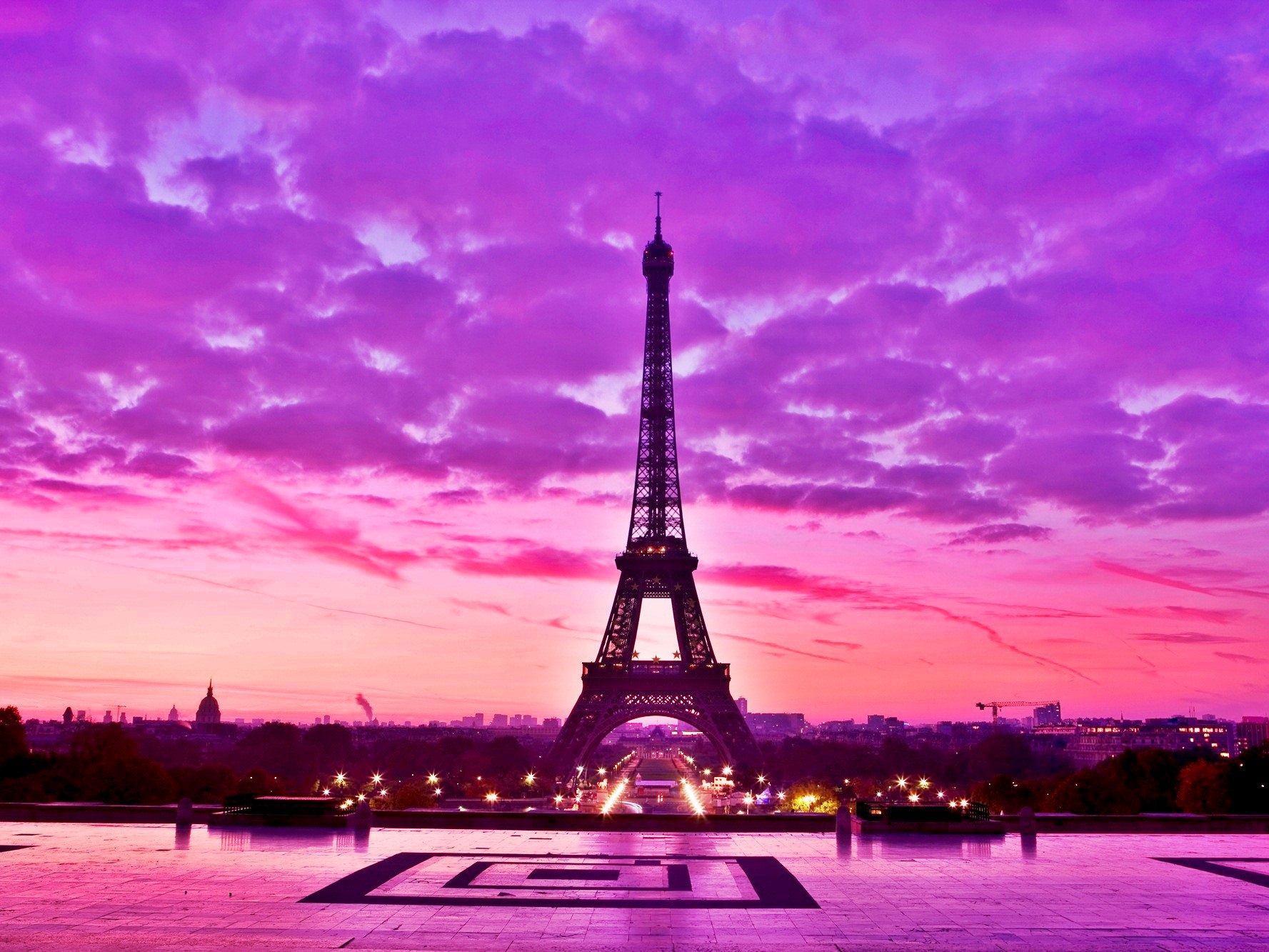 Eiffel Tower wallpapers at Night | PixelsTalk.Net