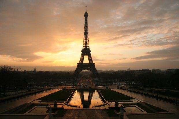 Eiffel tower at dawn horizontal