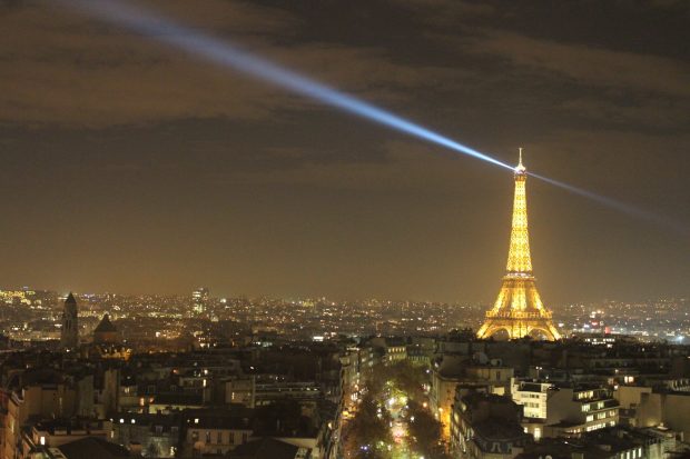 Eiffel tower at night wallpaper desktop background