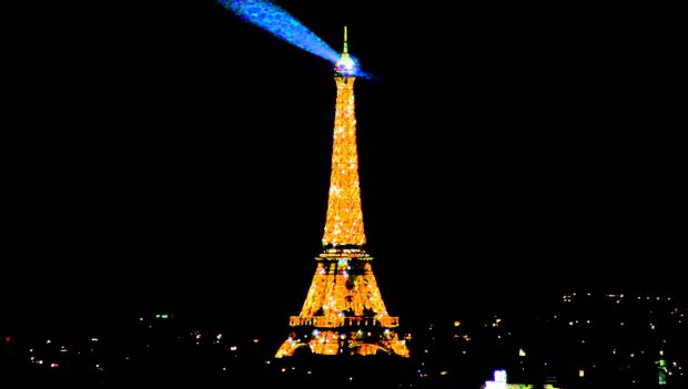 Eiffel tower at night wallpaper light show