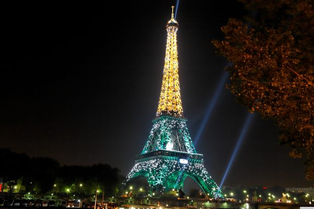 Eiffel tower at night wallpaper hd resolution