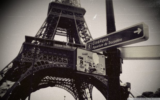 Black and white Paris city wallpaper.