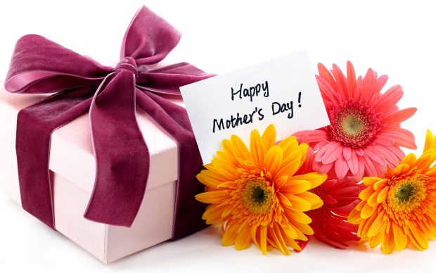 Happy Mothers day gift card with flowers.