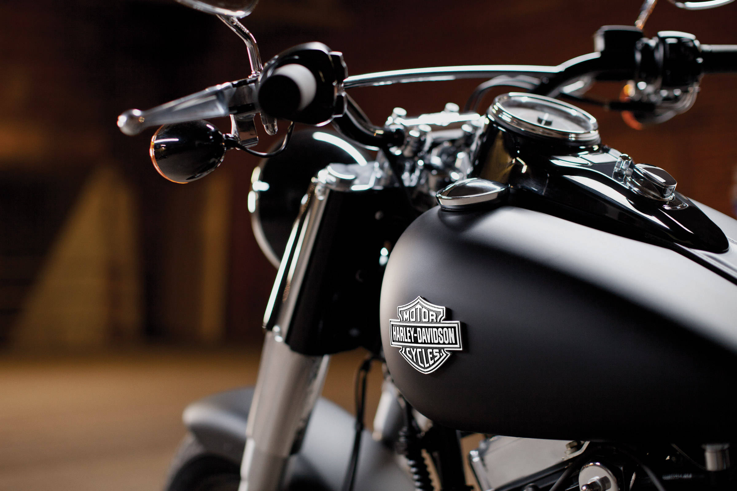 Мотоцикл Harley-Davidson бесплатно
