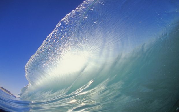 Amazing Waves HD Wallpaper Desktop.