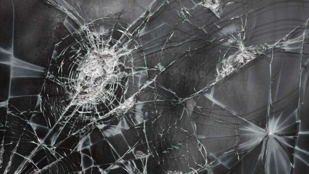 Broken glass wallpaper HD download.