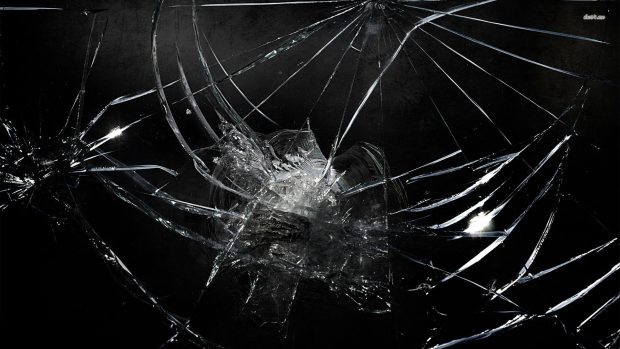 Cracked Screen Wallpaper HD free download.