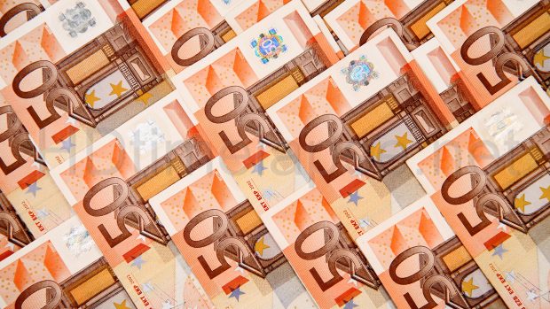 Download free Euro money wallpaper HD.