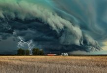 Lightning storm with rain wallpaper.