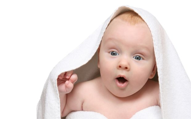 Cute baby wallpapers HD pictures download.