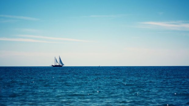 Free download boat ocean wallpaper.