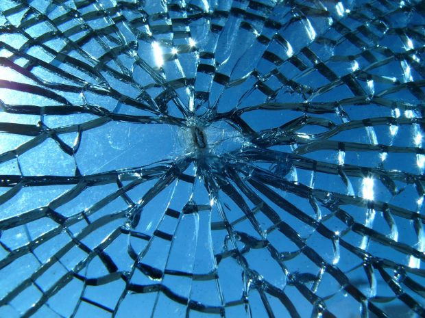 Cracked Glass Wallpaper Picture.