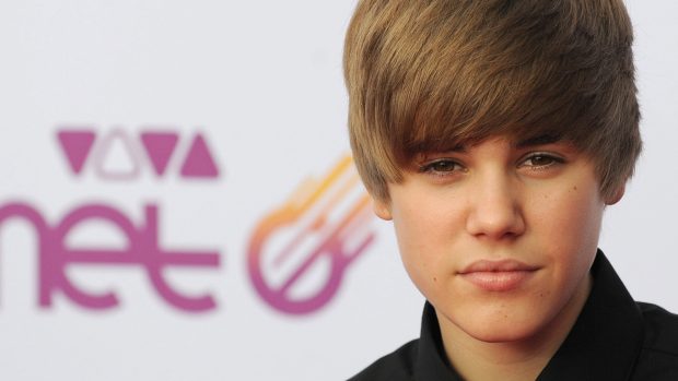 Images Download Justin Bieber Wallpaper HD.