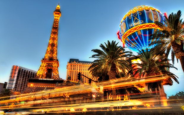 Las Vegas Paris Hotel Wallpaper in 2880x1800.