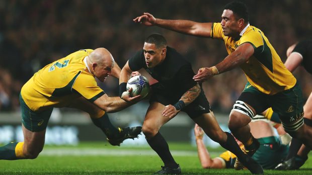Smith re signs with New Zealand All Black Rugby.