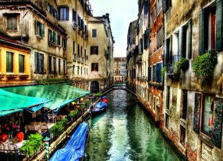 Venice Full Screen Background HD Wallpaper.