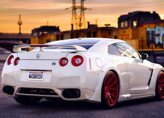 White Gtr Wallpapers HD.