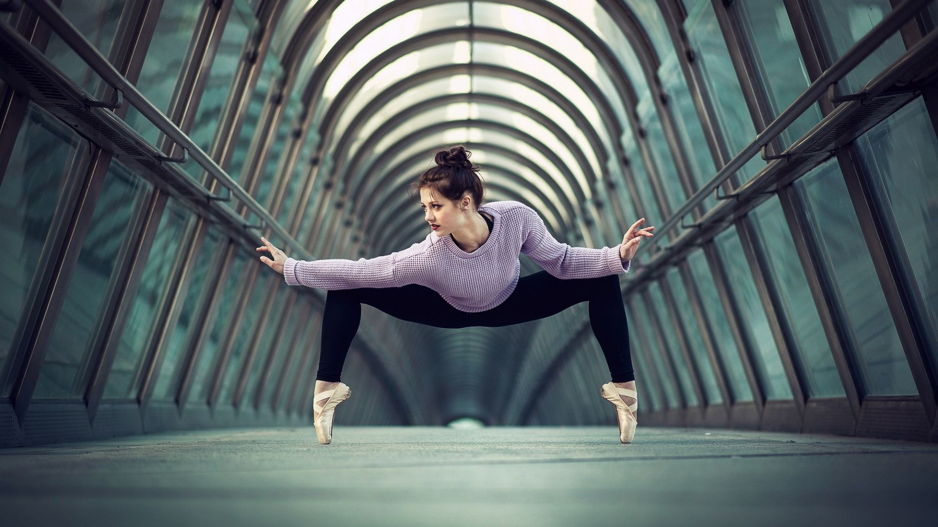 Ballet-Fitness-Girl-Exercise-Wallpaper.jpg