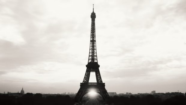 Black and White Eiffel Tower Pictures Wallpapers.