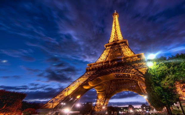 Desktop Eiffel Tower HD Wallpapers Free Download.