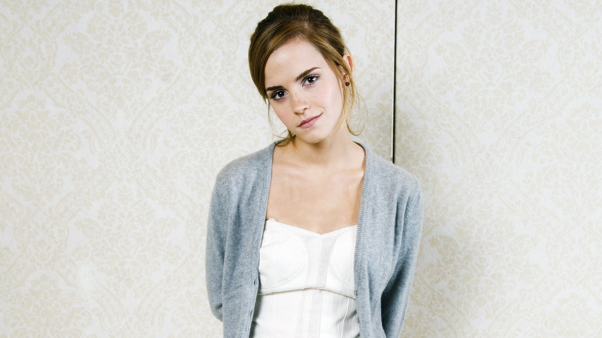 Emma Watson Wallpaper HD widescreen 