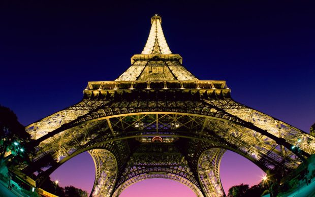 Eiffel Tower Wallpaper HD For Desktop.