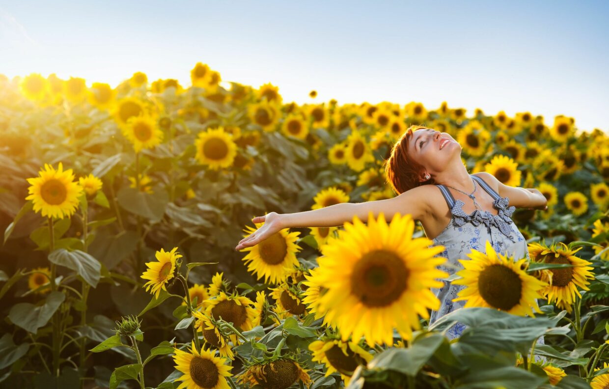 Desktop Happy Wallpapers - PixelsTalk