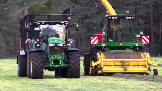 Free Desktop John Deere Wallpaper HD.