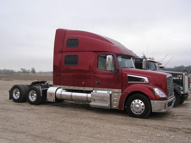 Free Download Semi Truck Picture.