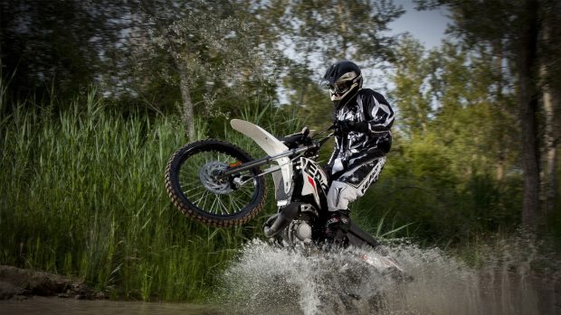 Free Images Dirt Bike Wallpaper HD.