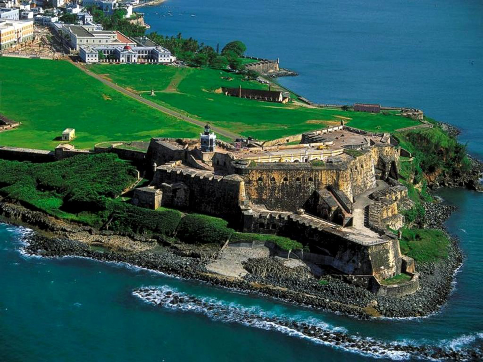 Пуэрто рико википедия. Форт Эль Морро Пуэрто Рико. Форт Сан Фелипе дель Морро. Форт в Сан Хуане Пуэрто Рико. Замок Сан-Фелипе-дель-Морро.