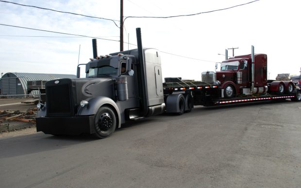 HD Semi Truck Image.