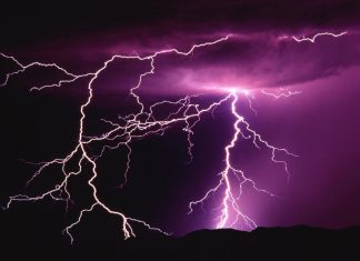 HD lightning 1920x1080 nature wallpaper.