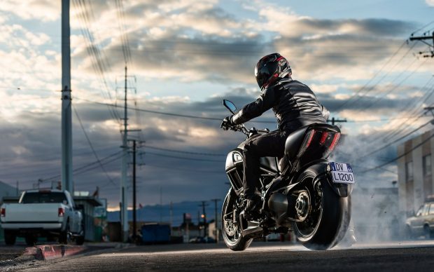 Images Download Desktop Motorcycle HD Wallpapers.