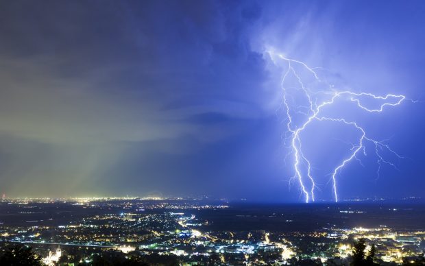 Nature Lightning Wallpapers HD.