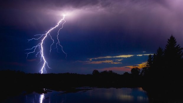 Night river lightning wallpaper hd.