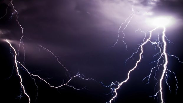 Photos Lightning Wallpapers HD.