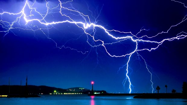 Pictures HD Wallpaper Lightning.