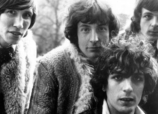 Pink floyd band members look outdoors wallpapers 1920x1080.