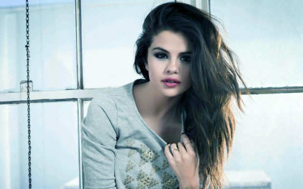 Selena Gomez Wallpaper HD.