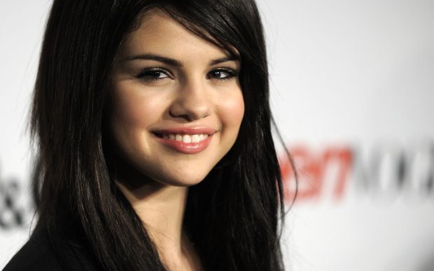 Singer Selena Gomez Images.