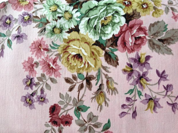 Vintage floral wallpaper desktop.