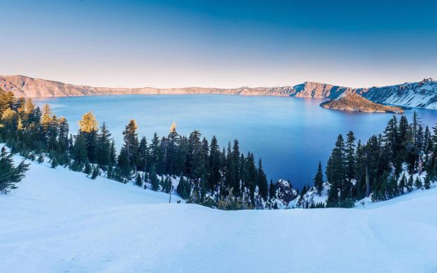 Winter snow crater lake oregon usa.