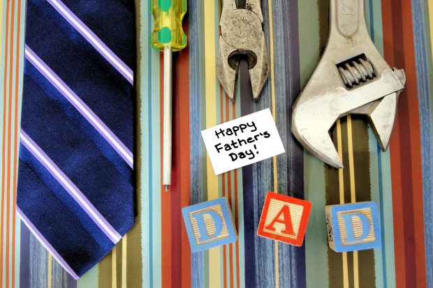 happy fathers day greetings tools wallpaper.