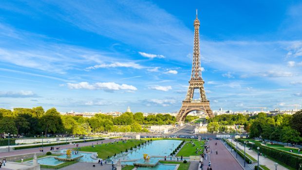 Amazing hieght eiffel tower hd wallpapers free download.