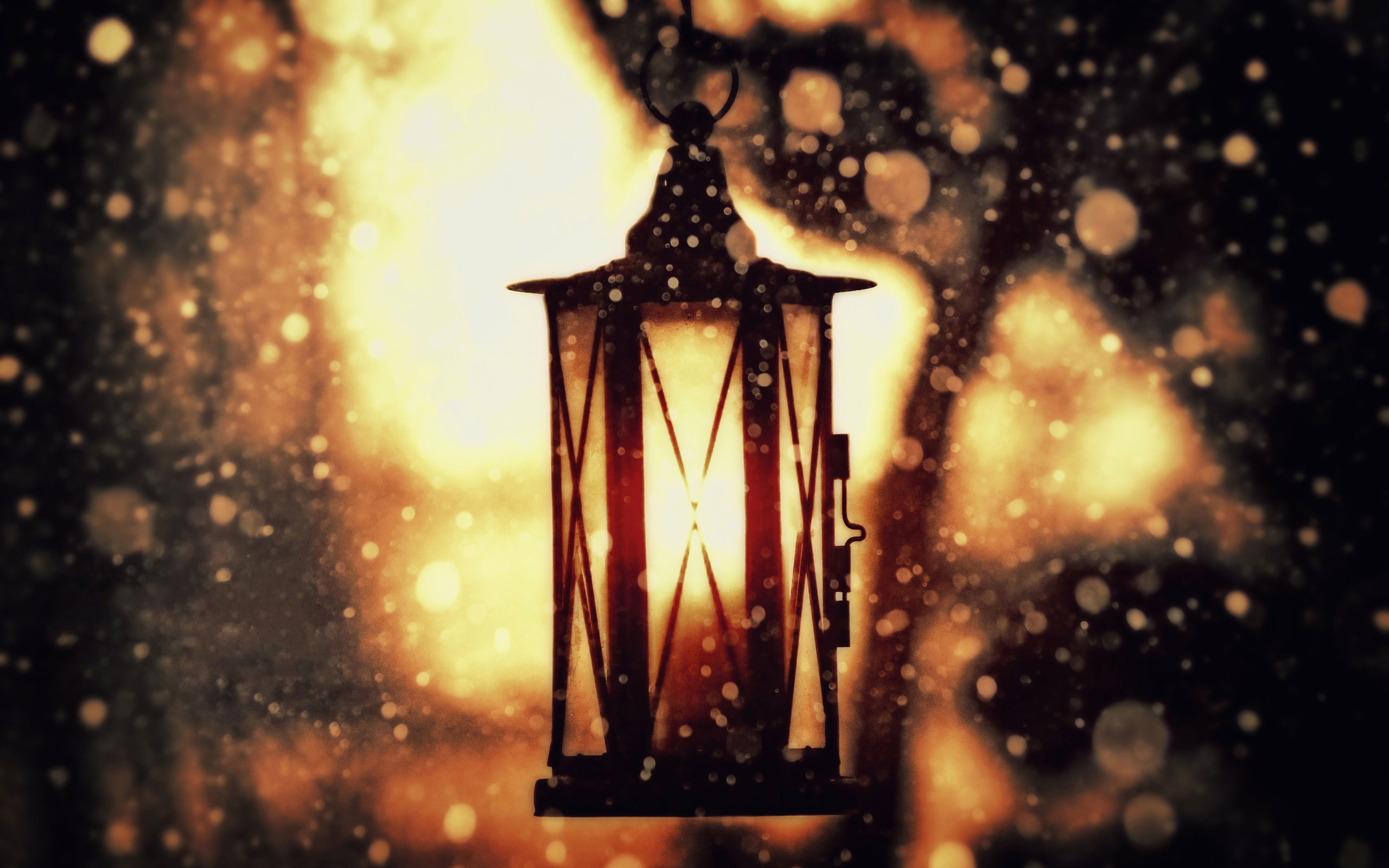 окно лампа фонарь новый год window lamp lantern new year бесплатно