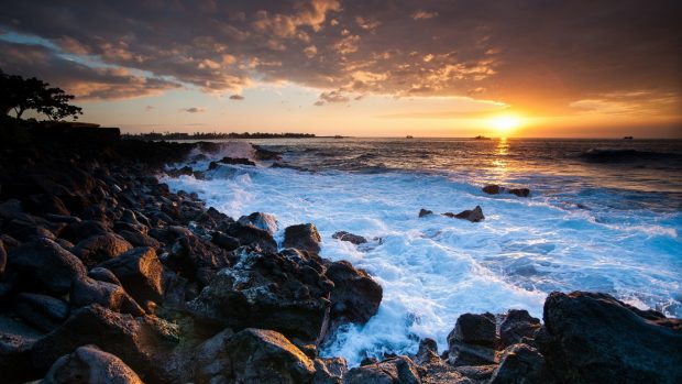 Hawaii coast sunset 1366x768.